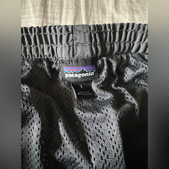 SOLD Men’s Patagonia baggies shorts forge grey - Picture 4 of 5